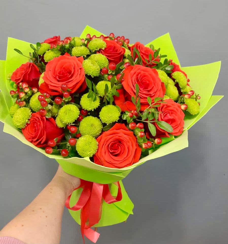 Букет цветов из: Хризантемы и Розы в Ленинске