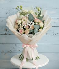 Букет цветов из:  Розы и Лизиантусы в Ленинске