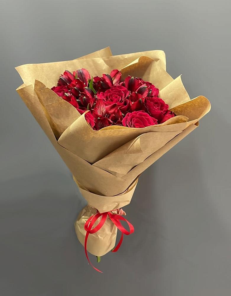 Букет цветов из: Альстромерии и Розы в Ленинске