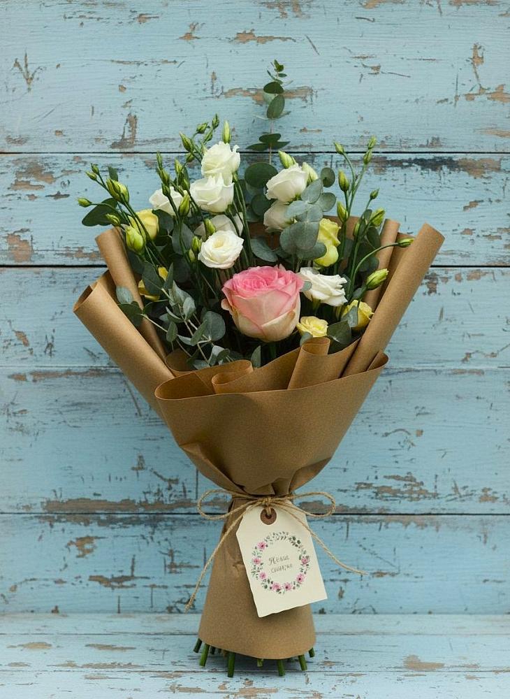 Букет цветов из: Розы и Лизиантусы в Ленинске