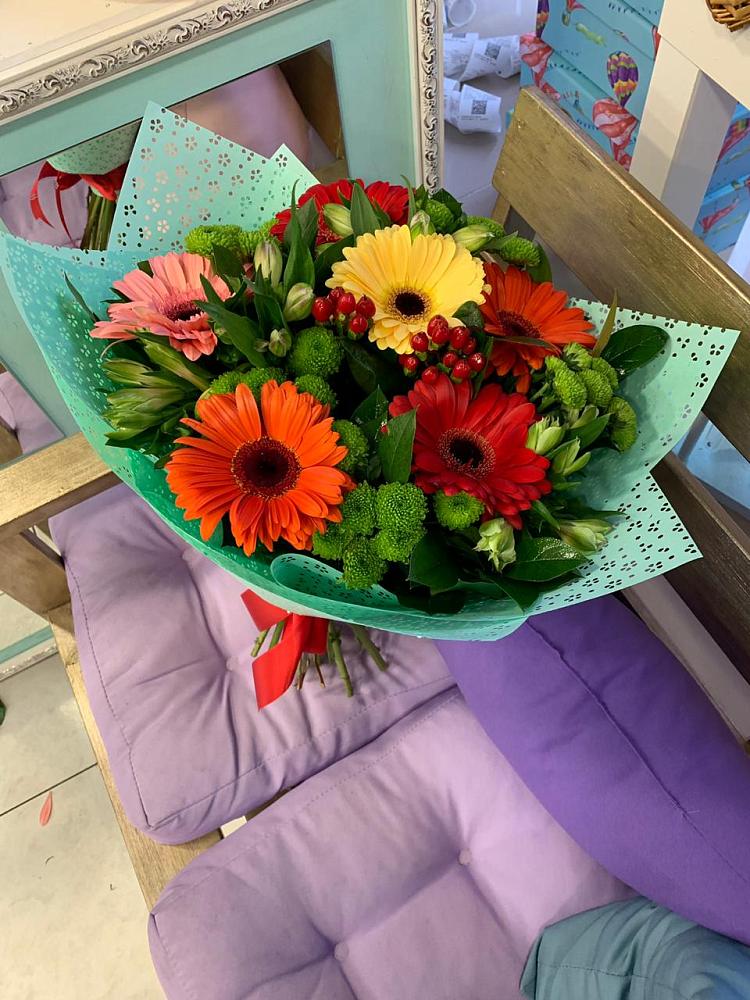 Букет цветов из: Герберы, Хризантемы и Альстромерии в Ленинске