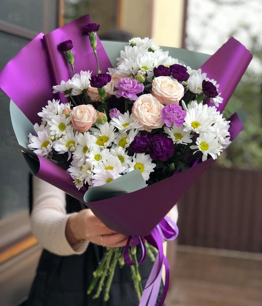 Букет цветов из: Хризантемы, Гвоздики и Розы в Ленинске