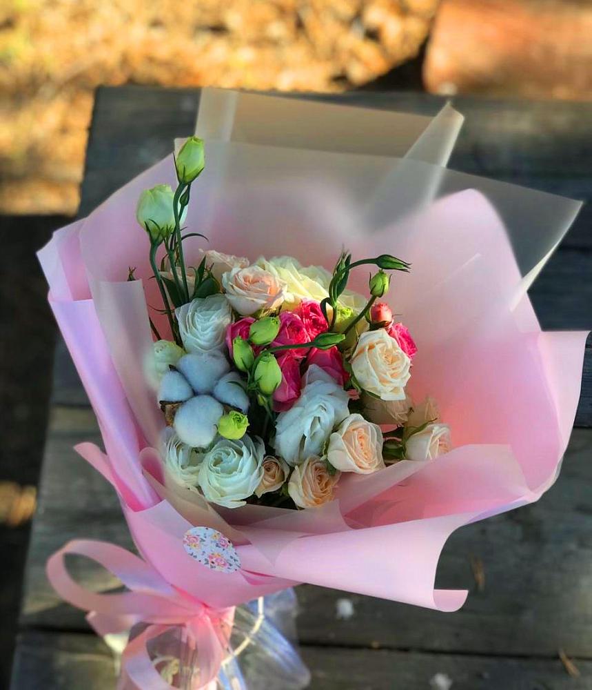 Букет цветов из: Розы и Лизиантусы в Ленинске