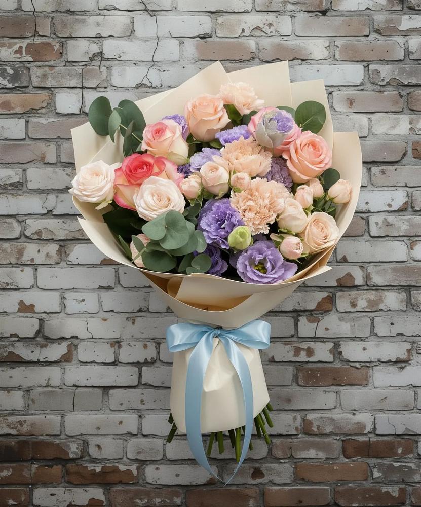 Букет цветов из: Розы, Лизиантусы и Гвоздики в Ленинске