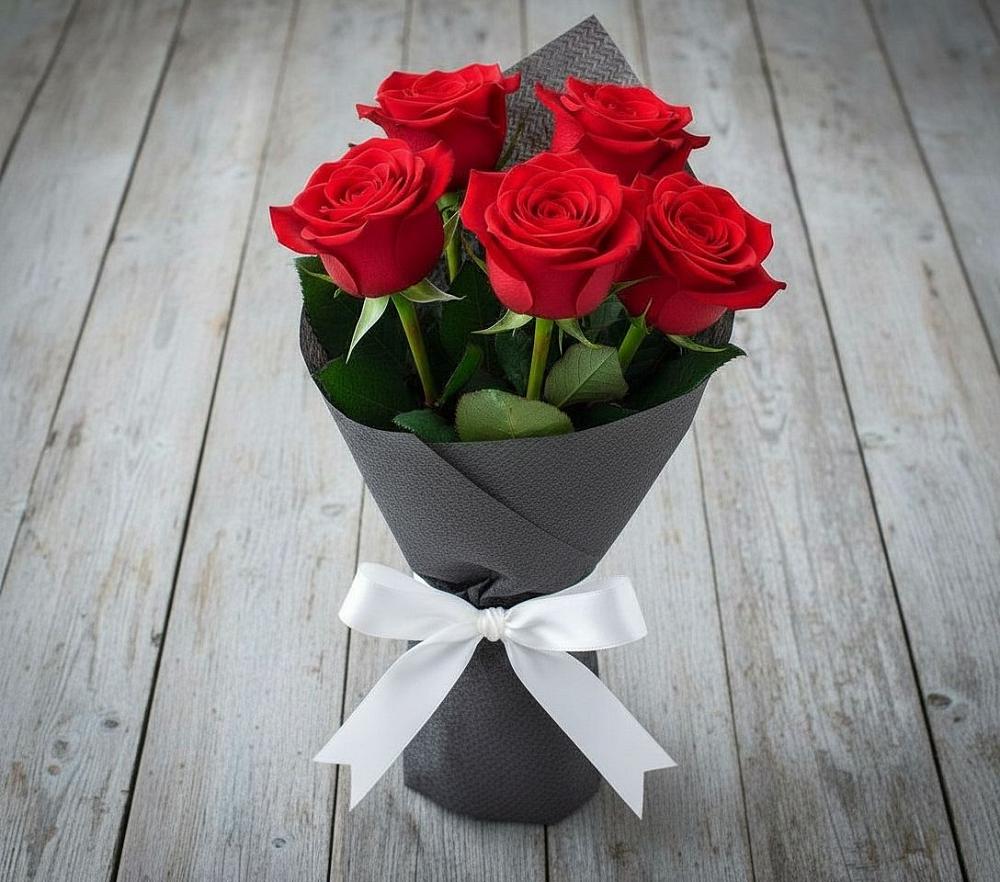 Букет 5 Красных роз Эдлесс Лав в Ленинске