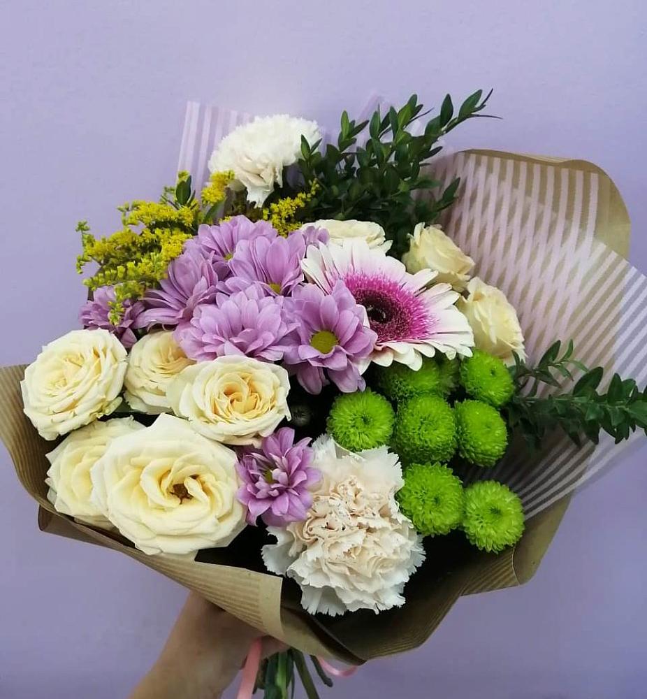 Букет цветов из: Хризантемы, Розы, Гвоздики и Герберы в Ленинске