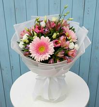 Букет цветов из:  Герберы, Альстромерии и Лизиантусы в Ленинске